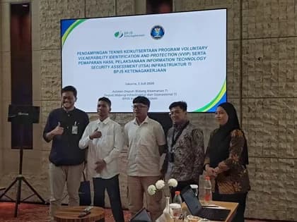 BPJS Ketenagakerjaan award presented to Ruyynn